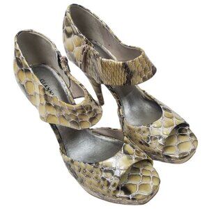 NWOT Gianni Bini Cream Snake Patent Stiletto 9.5